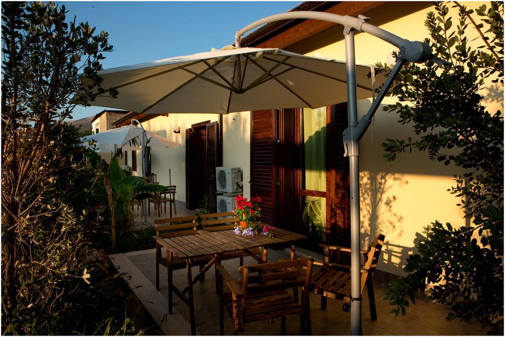 Ai Parchi Dei Parrini Bed & Breakfast